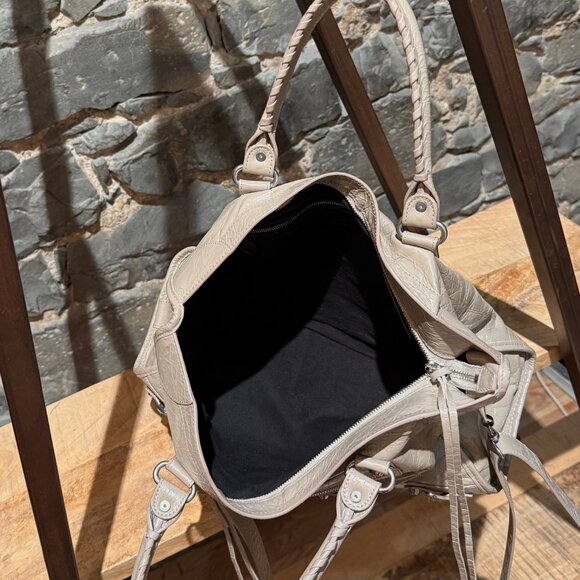 Balenciaga 2024 Beige Arena Leather Medium Le City Bag - Picture 7 of 16